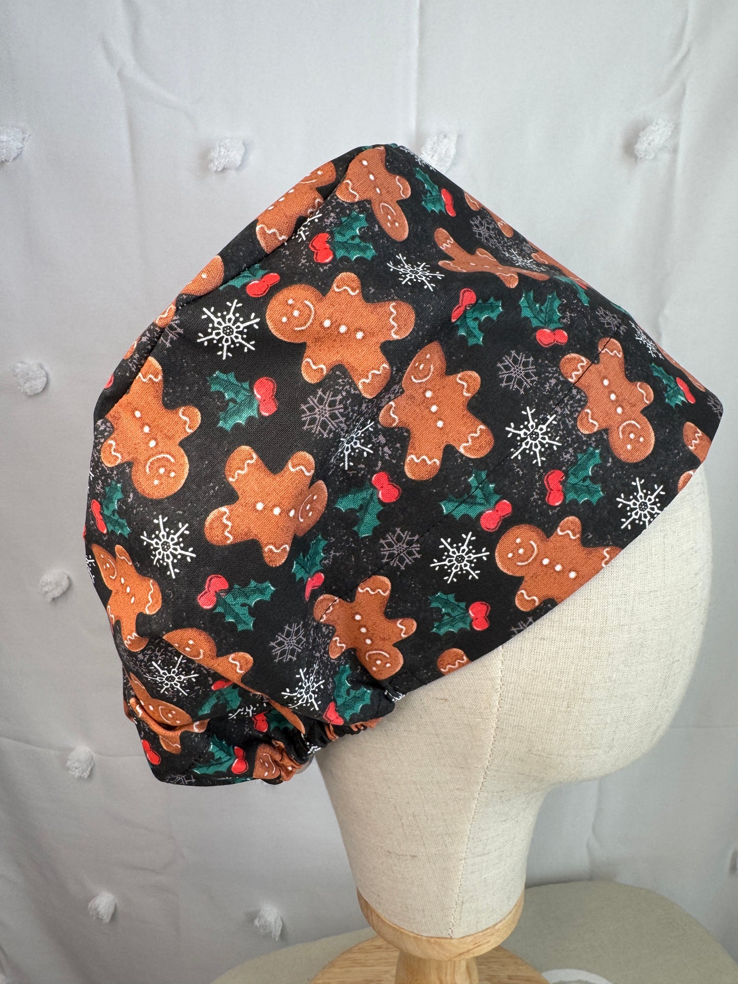 Gingerbread Cookies on Black w/ Mistletoe Scrub Cap - Multiple Styles