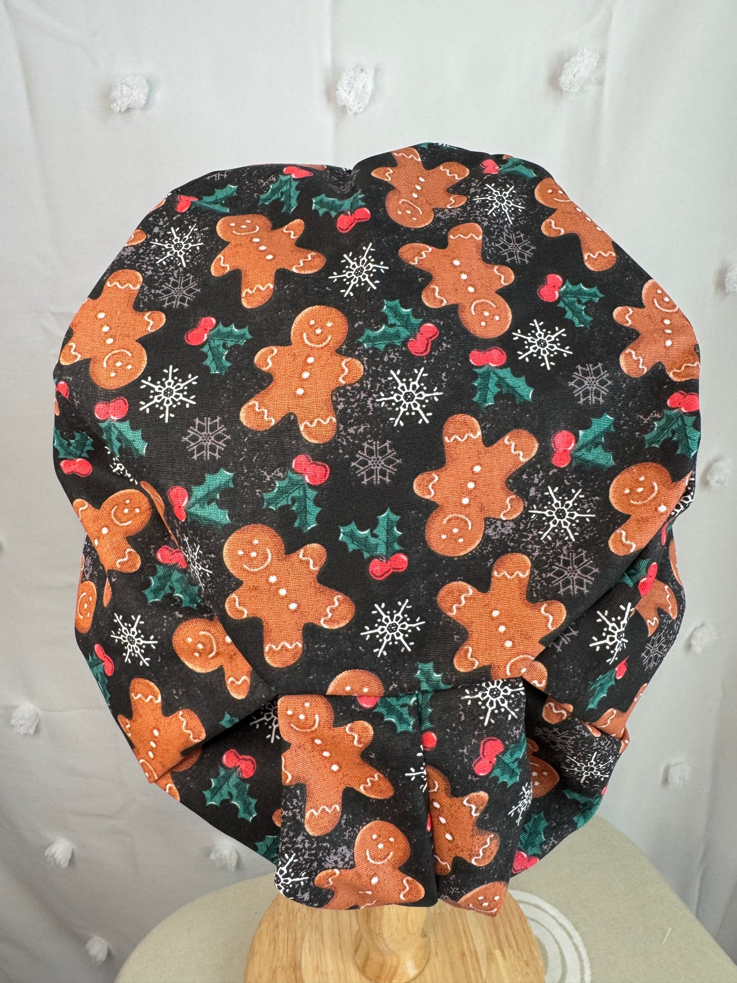 Gingerbread Cookies on Black w/ Mistletoe Scrub Cap - Multiple Styles